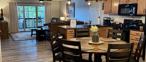 Condo, 3 Bedrooms | Interior