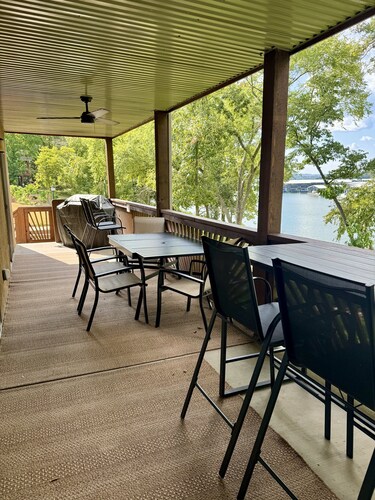 Lakefront Vacation Condo A-1 with Large Private Balcony by RedAwning