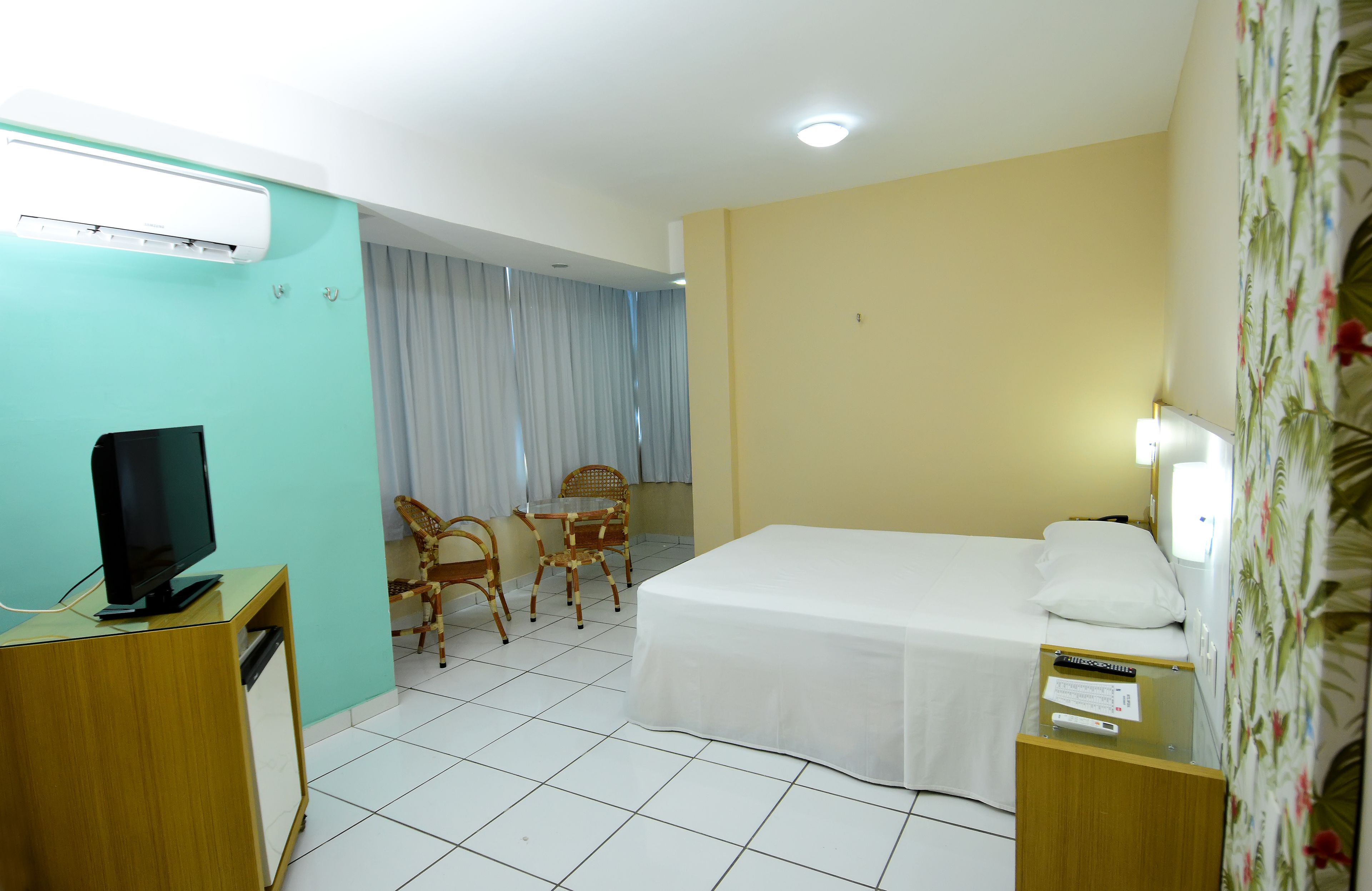 grand room | minibar, free wifi, bed sheets