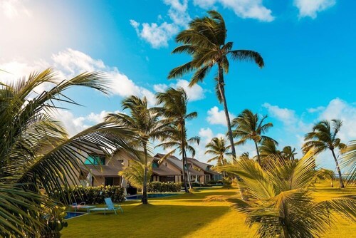 NUI Supreme Beach Living