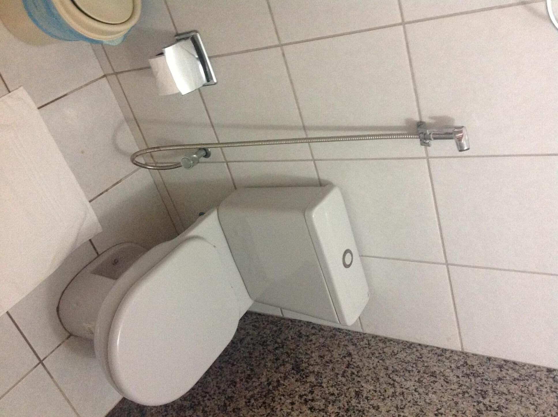 shower, free toiletries, towels