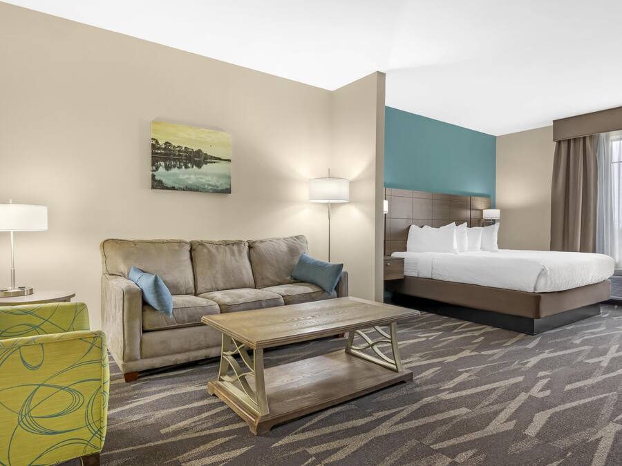 Suite, 1 King Bed, Non Smoking, Jetted Tub | Pillowtop beds, individually decorated, individually furnished, desk