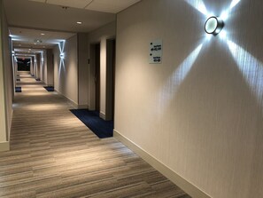 Hallway - Holiday Inn Express & Suites Racine by IHG (Mount Pleasant)