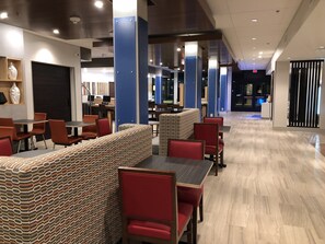 Dining - Holiday Inn Express & Suites Racine by IHG (Mount Pleasant)