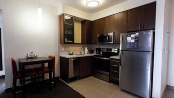 Studio, 1 King Bed with Sofa bed | Private kitchen