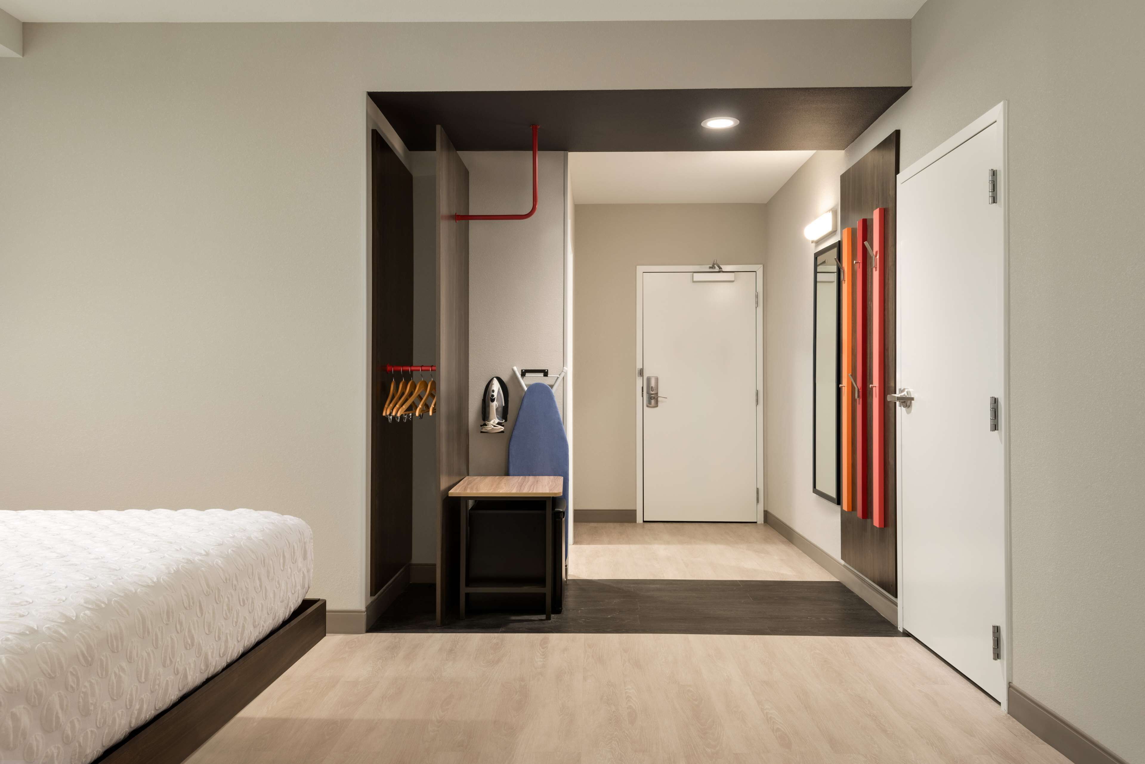 room, 1 king bed, accessible (hearing, roll-in shower) | premium bedding, blackout curtains, iron/ironing board