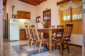 Family Cabin, 2 Bedrooms | Dining room