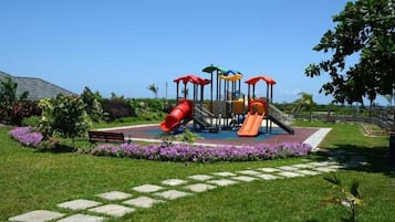 Tempat bermain anak - outdoor