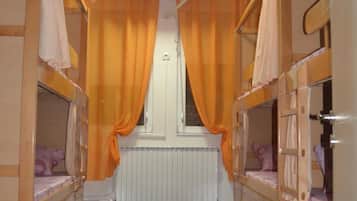 Iron/ironing board, free WiFi, bed sheets