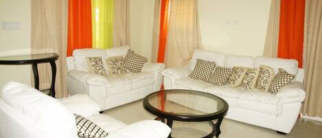 Exclusive Villa, 3 Bedrooms, 2 Bathrooms, Mountain View