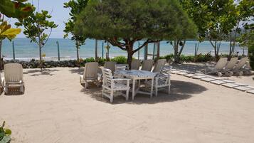Private beach nearby, white sand