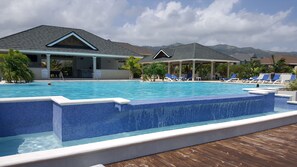 Outdoor pool, pool umbrellas, pool loungers - Ocho Rios Villa at the Palms V (St. Ann's Bay)