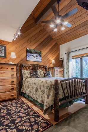 Townhome, 4 Bedrooms, Mountain View (Snowcreek #464 Phase III)