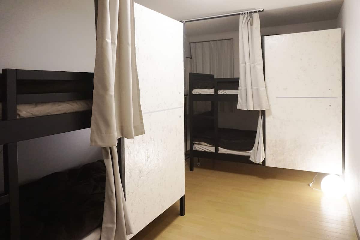 Donsdekens, verduisterende gordijnen, extra bedden (toeslag)