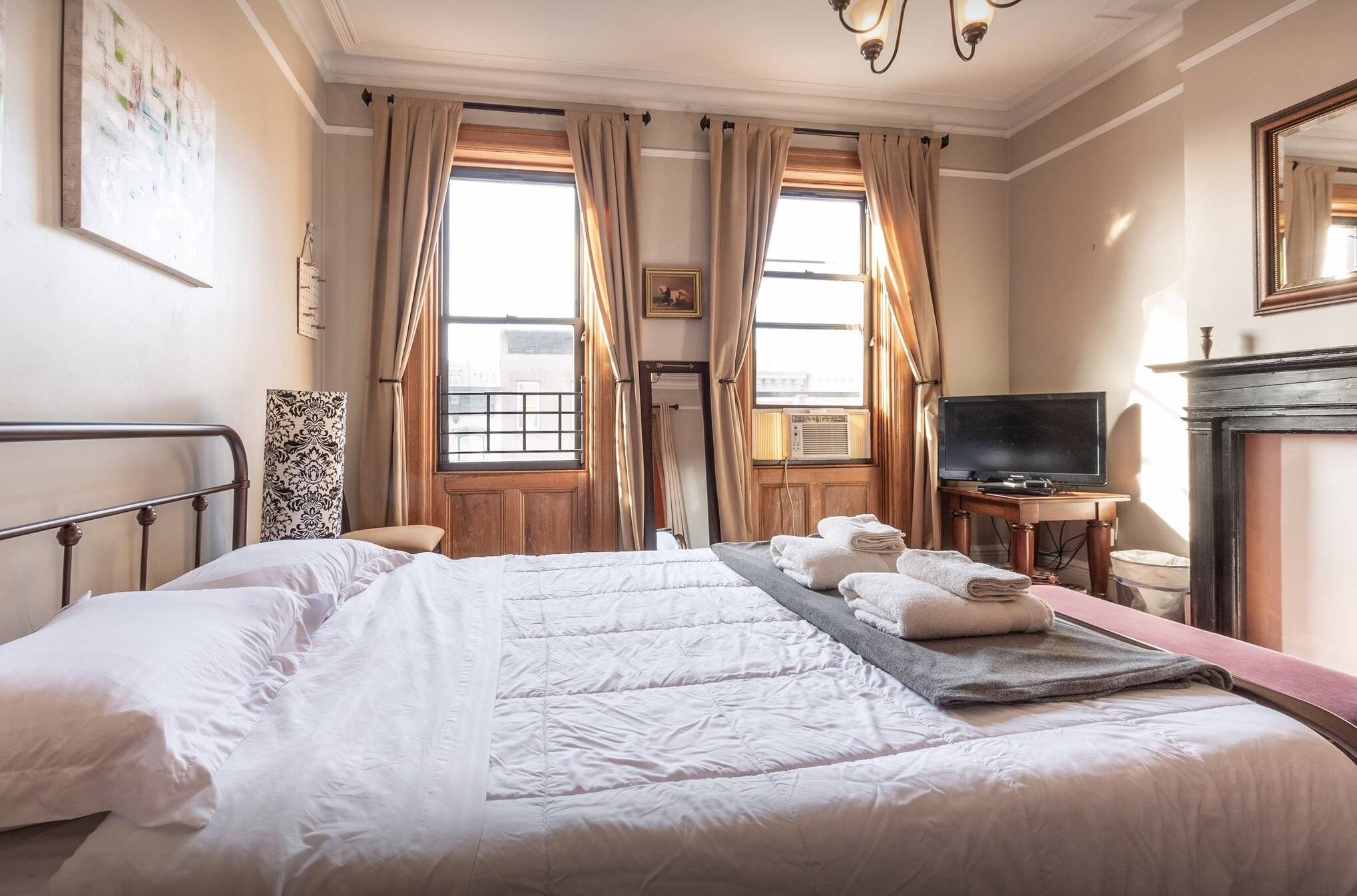 3 chambres, fer et planche à repasser, Wi-Fi, draps fournis