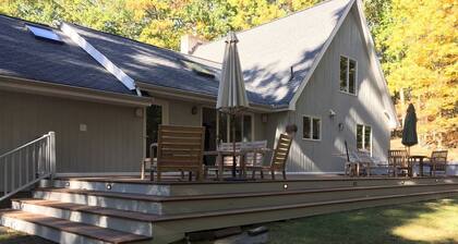 Private Country Retreat in Lovely Lakeville CT