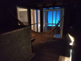 Estúdio lua de mel | Área de estar | TV LCD