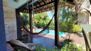 Bungalow | 1 phòng ngủ, minibar, bàn, màn/rèm cản sáng