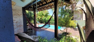 Bangalô | 1 quarto, frigobar, escrivaninha, cortinas blackout