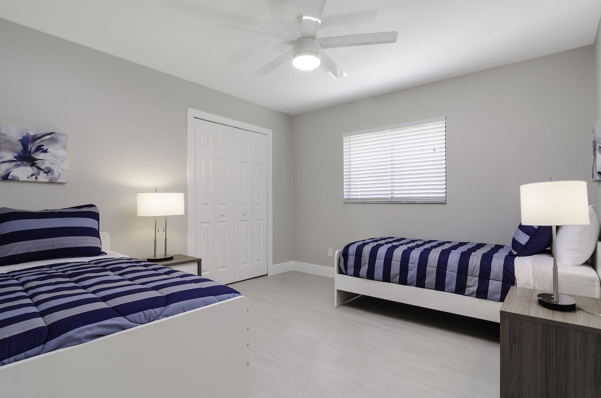 Photo 12 of SUMMER PROMO! Designer House, Heated Pool & Spa, close to beaches, FREE Bikes