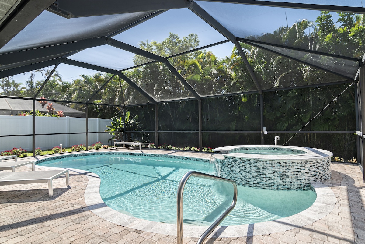Photo 4 of SUMMER PROMO! Designer House, Heated Pool & Spa, close to beaches, FREE Bikes