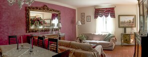 TV, fireplace, books - House with garden & private swimming pool,  few km from Lucca. (Capannori, LU)