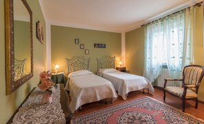 4 Schlafzimmer, Bügeleisen/Bügelbrett, Reisekinderbett, kostenloses WLAN