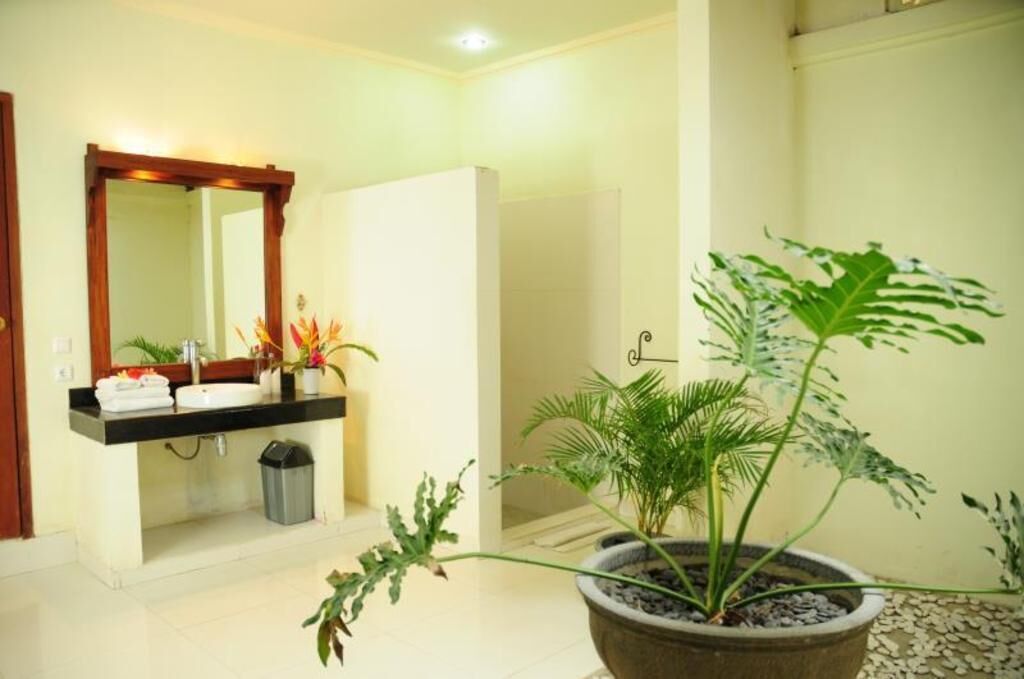 Bathroom | Free toiletries, towels