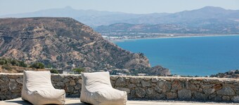 Villa Etelä-Kreetalla, Yksityinen uima-allas, upeat näkymät, lähellä mukavuuksia, ja aamiainen