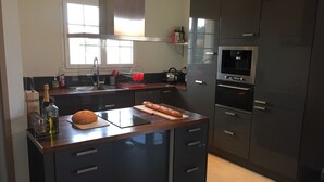 茶具/咖啡用具、冰箱、微波炉、烤箱