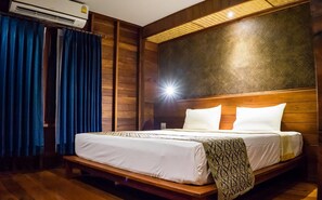 Grand Superior Room | Bàn, giường gấp/giường phụ (phụ phí) 
