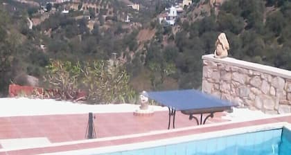 Bioenergia ~ VILLA "ANTONIS" ~ Upeat näkymät vuorille ja merelle ~