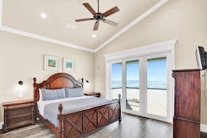 6 bedrooms, iron/ironing board, free WiFi, bed sheets