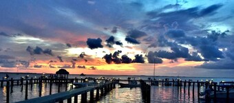 Sunset Oasis at Moon Bay-täydellinen townhouse sijainti, Bay View