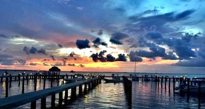 Sunset Oasis at Moon Bay-perfect townhouse location, bay view