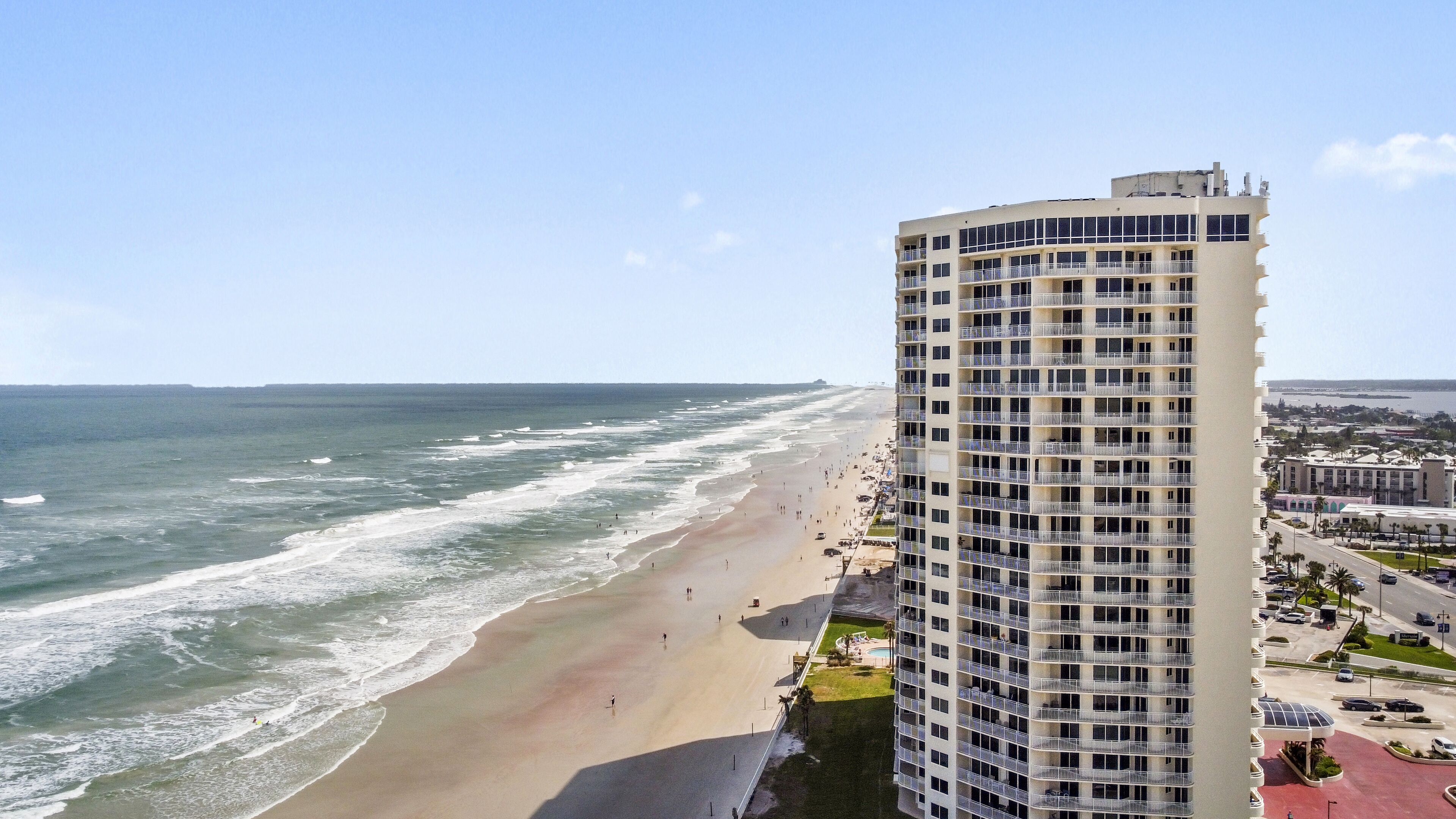 SNOWBIRDS /SUMMER RETREAT The Peninsula Condominium 2br furnished on 21st flr