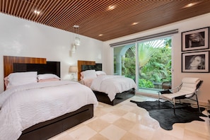 4 bedrooms, desk, iron/ironing board, free WiFi
