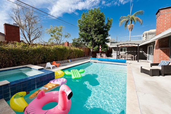 Heated Pool & Spa!