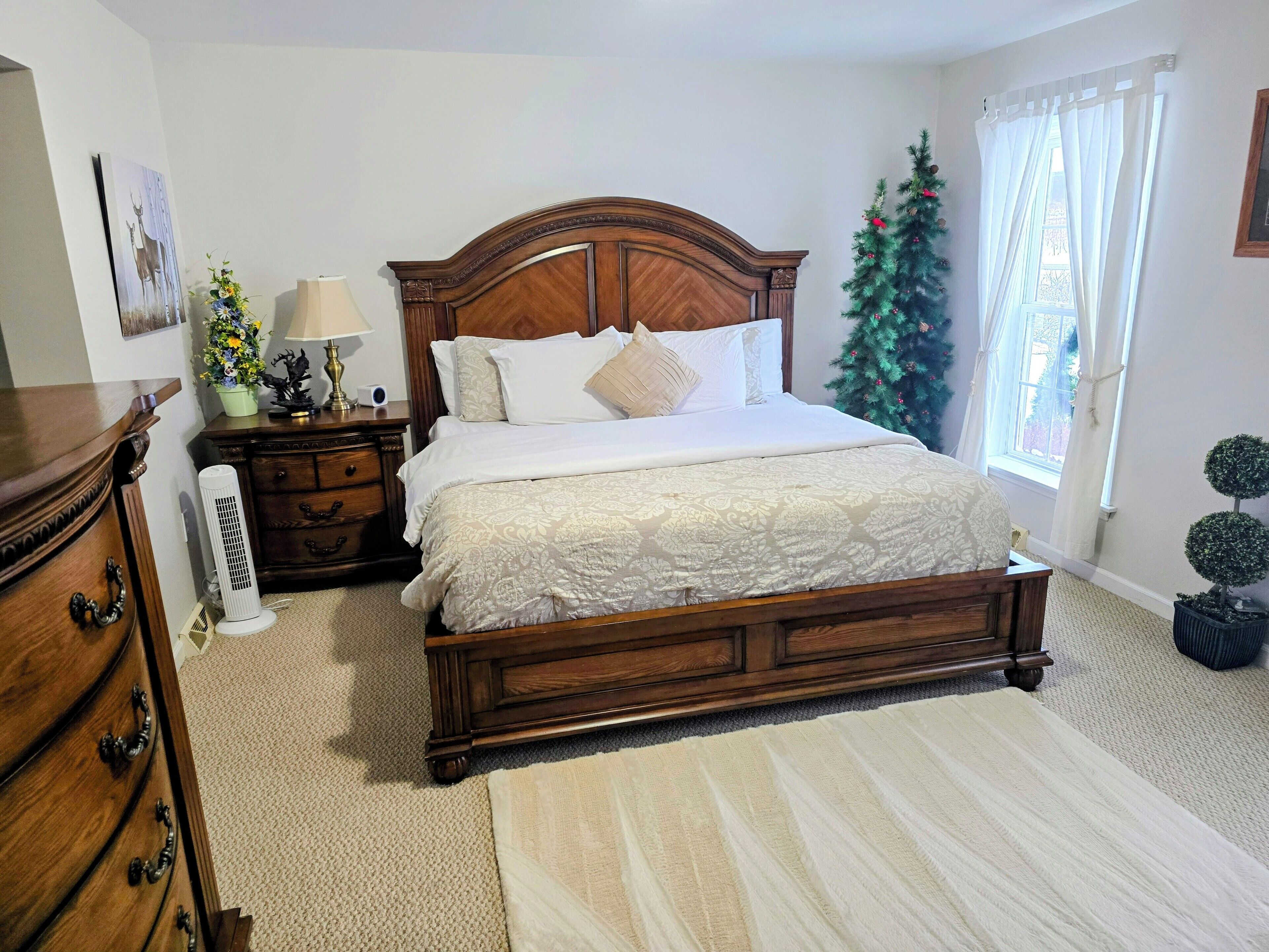 4 bedrooms, desk, iron/ironing board, free WiFi