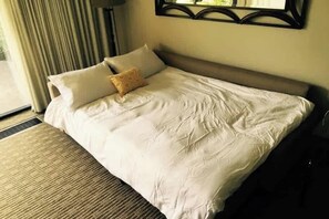 1 chambre, fer et planche à repasser, accès à Internet, literie fournie