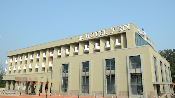 A modern hotel building with a prominent sign reading "HOTEL LE ROI". - Le ROI Digha (Kanthi)