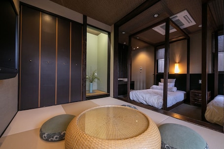 Japanese Western Style Twin Room with Open-air Bath, Annex Building (Hidari), Non Smoking | Individually decorated, individually furnished, desk, free WiFi. Tsuruya
