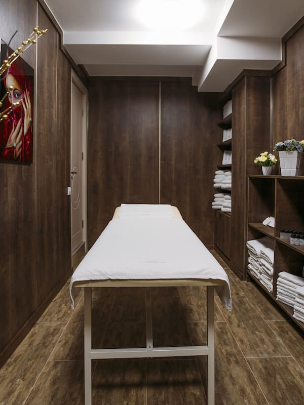 Sauna, steam room, massage/treatment rooms, manicures and pedicures