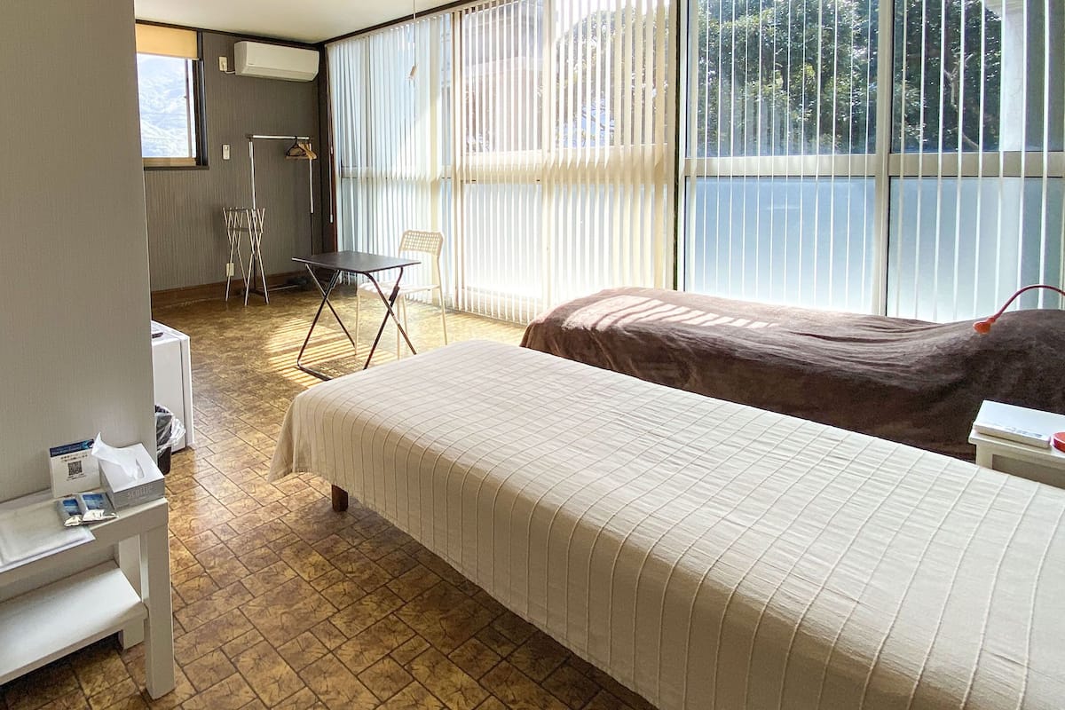ห้องเบสิกทวิน, ปลอดบุหรี่ (1-3 people /Soprano) | โต๊ะทำงาน, Wi-Fi ฟรี, ผ้าปูที่นอน