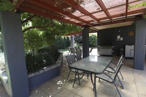Terrace/patio - Country Apartments (Dubbo)