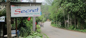 Khao Sok Secret - Hostel