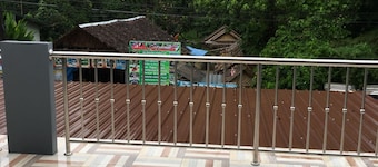 Khao Sok Secret - Hostel