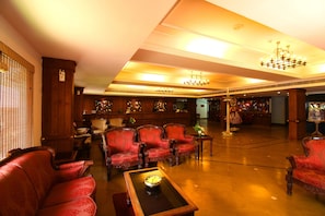 Lobby sitting area - Hotel Sopanam Heritage (Chavakkad)