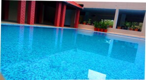 Outdoor pool - Hotel Sopanam Heritage (Chavakkad)