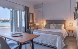 Studio – panorama, 1 dobbeltseng, sjøutsikt | Tempur-Pedic-senger, lydisolert, strykejern/-brett og wi-fi (inkludert)